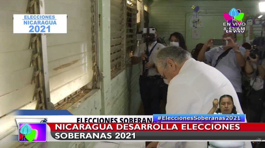 Canal4Ni's tweet photo. Doctor Gustavo Porras, Presidente de la Asamblea Nacional, ya ejerció su derecho al voto en uno de los centros de votación en la capital
#EleccionesSoberanas2021 https://t.co/cKK5eQPc1D