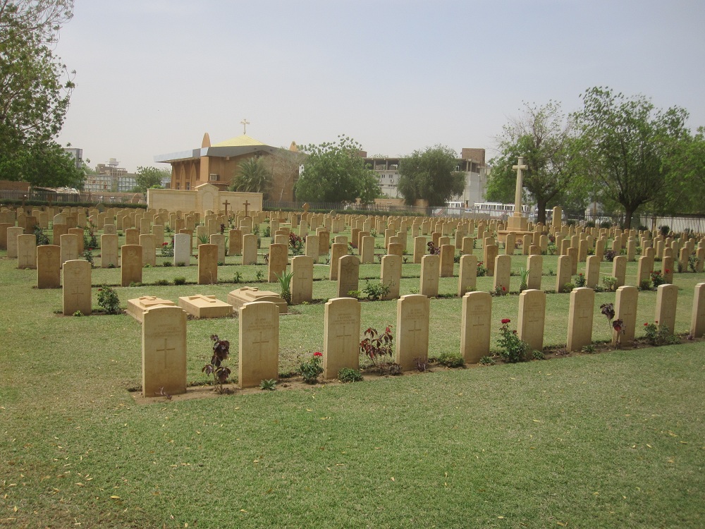 Scottish_Sailor's tweet photo. Khartoum War Cemetery.  53 South African casualties from World War Two are buried in this cemetery that is maintained by the Commonwealth War Graves Commission. https://t.co/jBIT2GCNfA