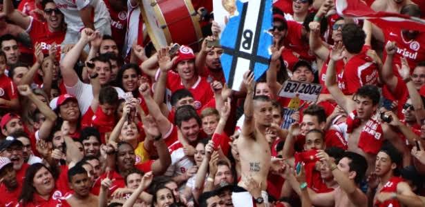 TafaelMedeiros's tweet photo. Aqui não teve choro, não teve briga, não teve a polêmica toda de agora. Sabem porquê?

PORQUE D'ALE É O DONO DO FUTEBOL GAÚCHO! https://t.co/8SlFZI2Dzr