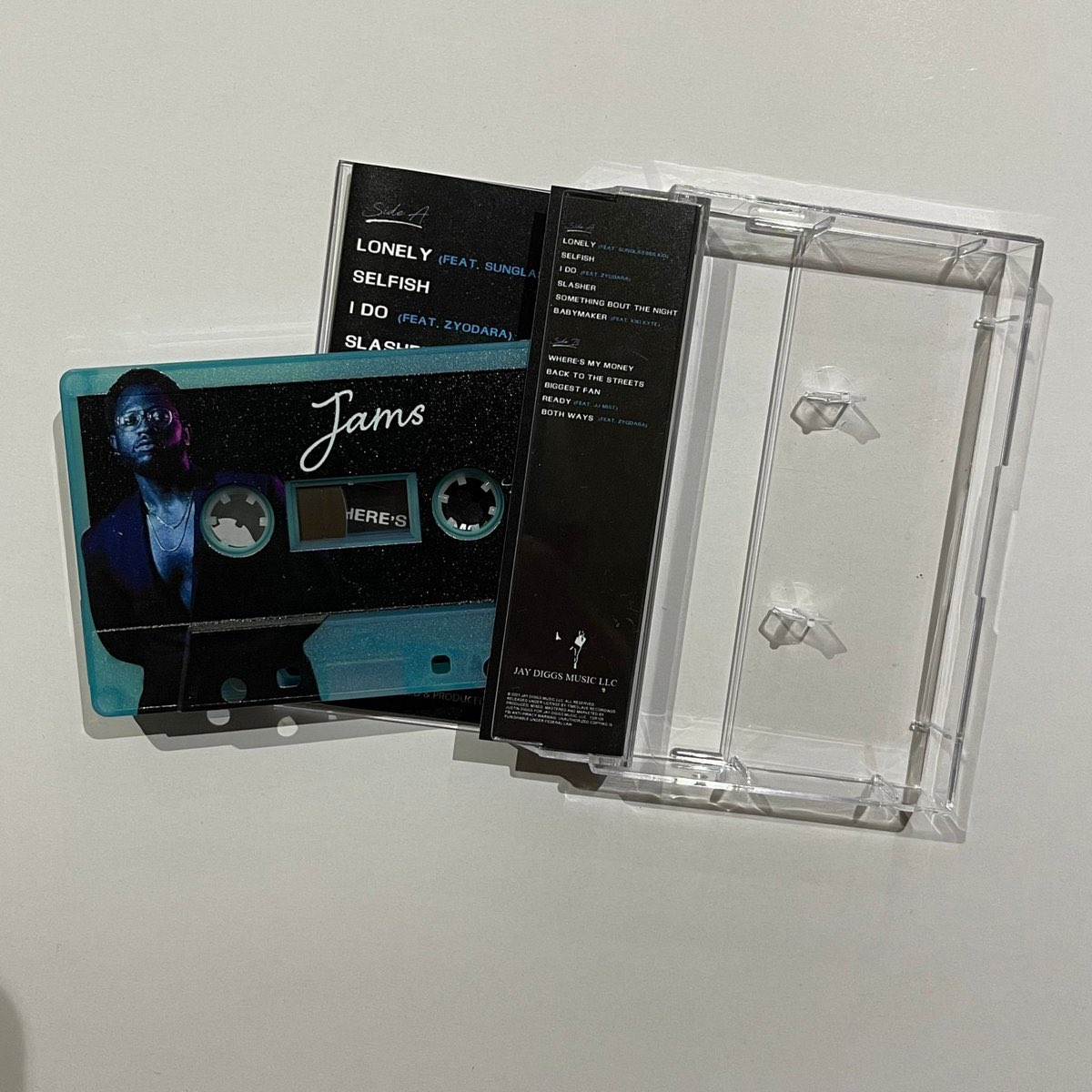 TimeSlaveRec's tweet photo. A little closer look at the two cassette variants of ‘Jams' the debut album by @jaydiggsmusic
- ‘Day & Night’ & ‘Neon Blue’
Get yours here:
https://t.co/QJesBxBIlL
#jams #jaydiggs #cassette #timeslaverecordings https://t.co/WHvosMnCg5