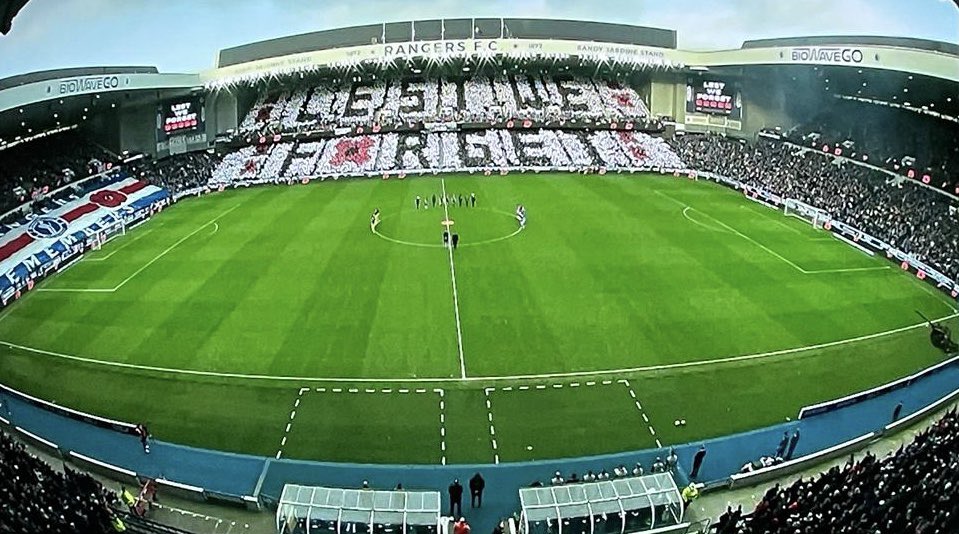 IbroxPigeon's tweet image. This is how you do it. Well done everyone at @RangersFC. Take note you dirty @CelticFC animals. #RemembranceSunday #memorial