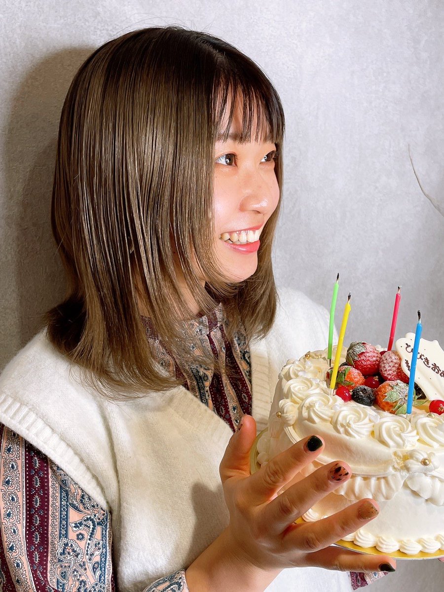 1111Hibiki's tweet photo. 早めの誕生日サプライズしてもらた💓 https://t.co/U7FjCQkBhs