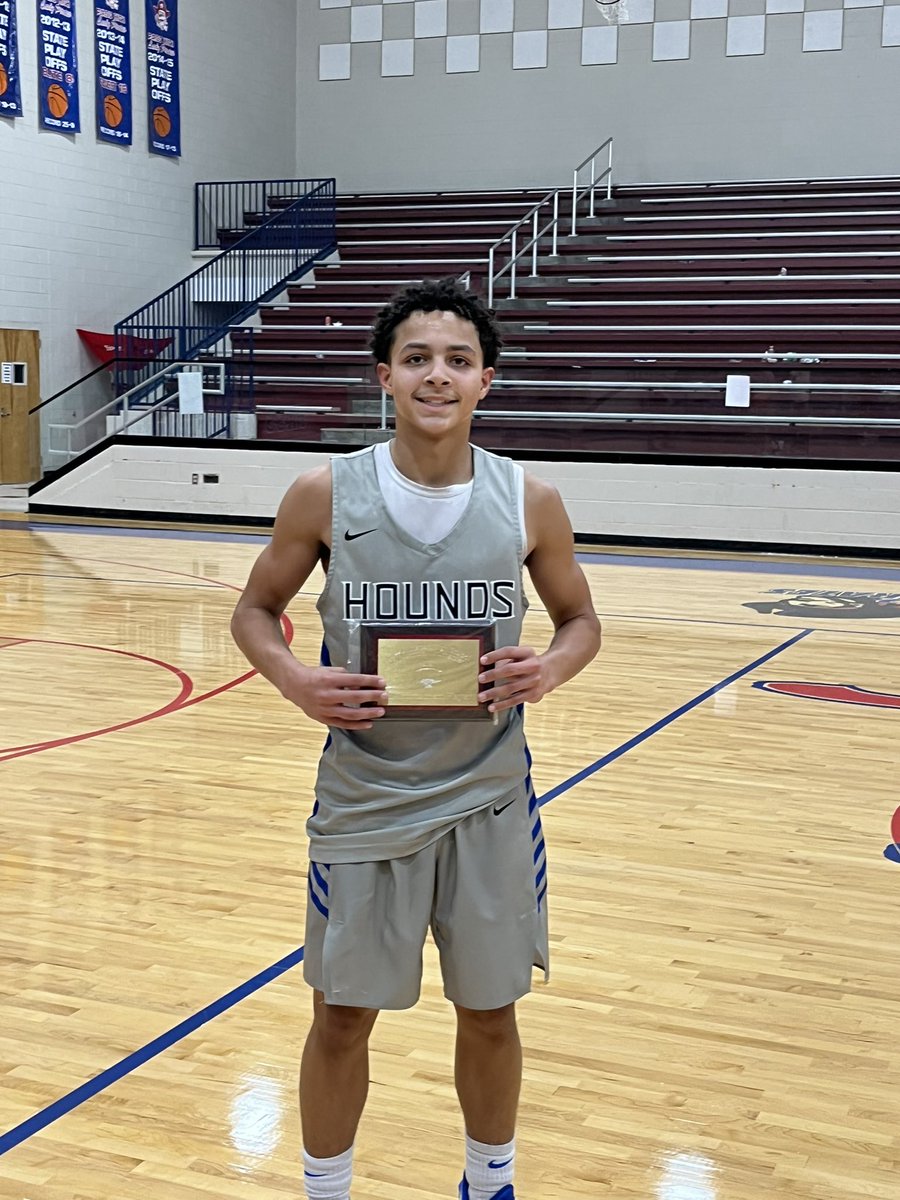 Way to go baby boy👏🏽💙🏀 keep working! 27 pts 🔥 <a href="/IsomElijah/">Elijah Isom</a>