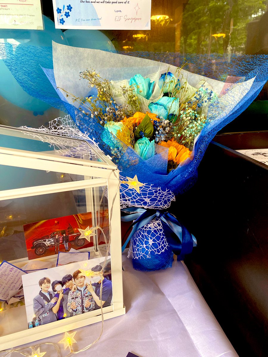 keepingthbeat's tweet photo. Thank you @MoreDaysWithU for organising this #HouseParty for #SJ_16th_ANNIVERSARY! The cafe is so beautifully decorated :’) Glad we managed to snag the last table during lunchtime cos we got to interact w ELF. SG ELF is a fun bunch :) #MoreDaysWithSJ #슈퍼주니어 #SUPERJUNIOR https://t.co/Z5jfMNBBPZ