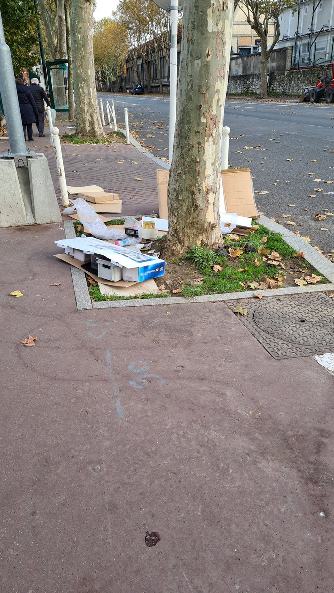 COMECS2's tweet image. #saccagemontrouge
#montrouge