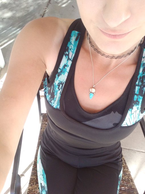 Good Morning Loves 💋💜... I can't get enough of this breeze... #sarashangrila #professionalswitch #proswitch<a href="/tag/motivation"class="tags"><span>#motivation</span></a><a href="/tag/turquoise"class="tags"><span>#turquoise</span></a><a href="/tag/morningworkout"class="tags"><span>#morningworkout</span></a><a href="/tag/choker"class="tags"><span>#choker</span></a>