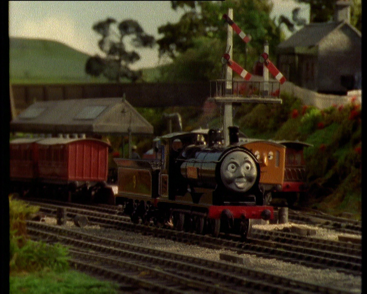 WhittleStatue's tweet photo. We've passed our target: time to plan a stretch goal! More news soon. After filming at Minehead we hit Shepperton. I'll reveal more in tweets but first I must say it was a hard shoot. Yet we had real fun filming the great David Mitton. Please keep helping!
https://t.co/Lyd7dbHheb https://t.co/EMWwmZcEra