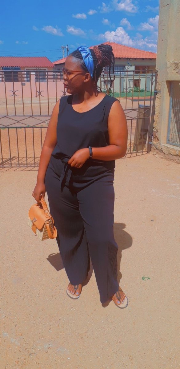 Thandi4612's tweet photo. All black🖤 https://t.co/m9HcSzBibU