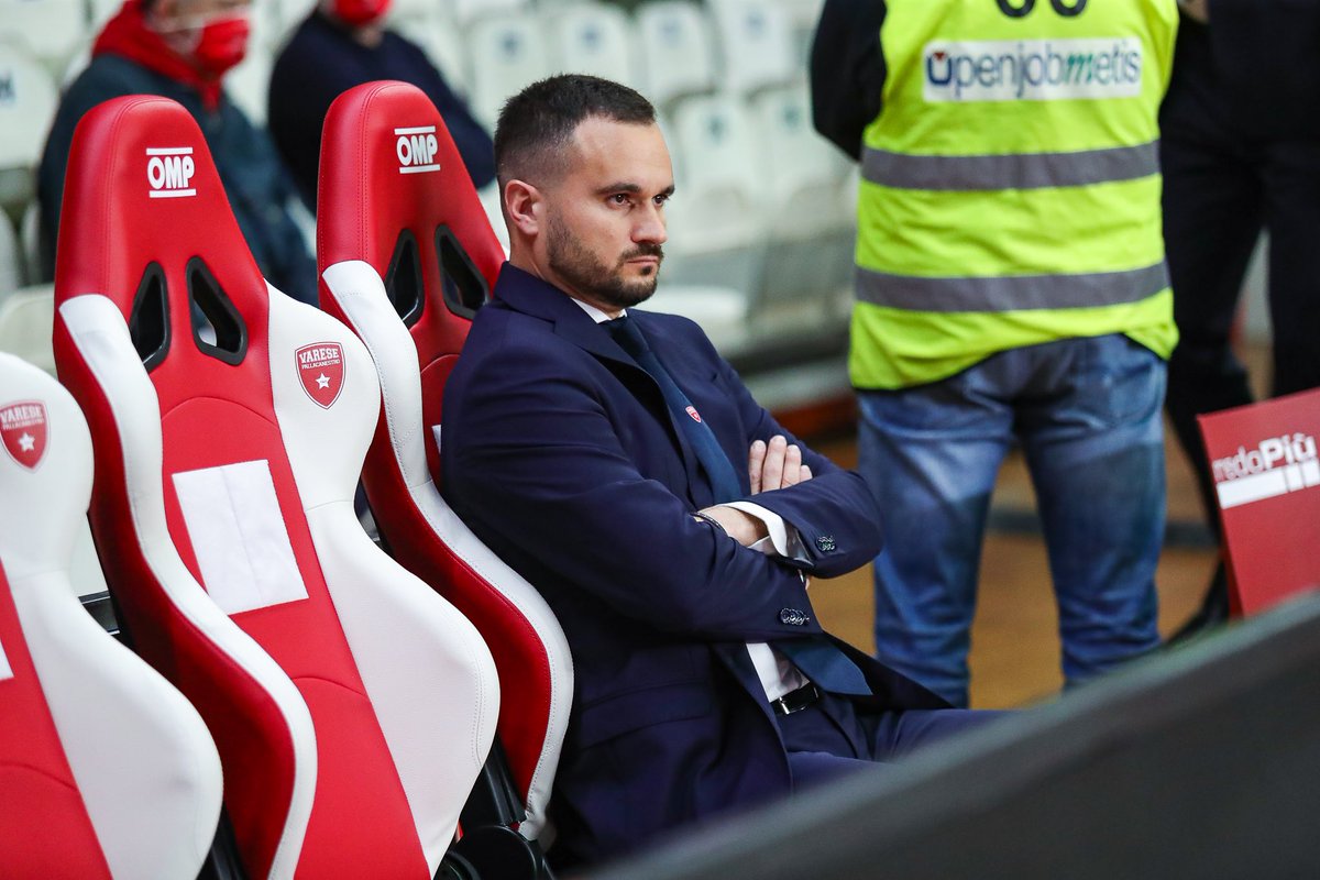 PallVarese's tweet photo. Coach #Vertemati ancora positivo 😔 Gli esiti dei tamponi di #Wilson ed #Egbunu attesi per domani ➡️ https://t.co/7lVCEvGBOM. #NoiSiamoVarese https://t.co/3kfohFaj5Y