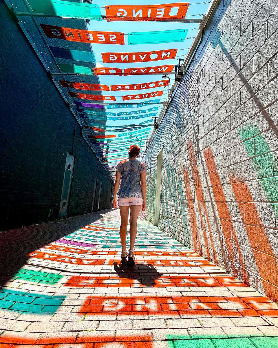 georgetowndc's tweet photo. A few of our favorite snaps along the painted poem pathway 🎨 📝
Visit #GeorgetownGLOW installations up now through the end of the month at:
🎨 𝘧𝘰𝘳 𝘵𝘩𝘦 𝘢𝘭𝘭𝘦𝘺 / 📍 3125 M St
🎨 𝘊𝘈𝘕𝘖𝘗𝘐𝘌𝘚 / 📍3320 Cady's Alley
📸 amazighinnyc, mllekerri & runplaylovedc https://t.co/zUGCSe3NJX