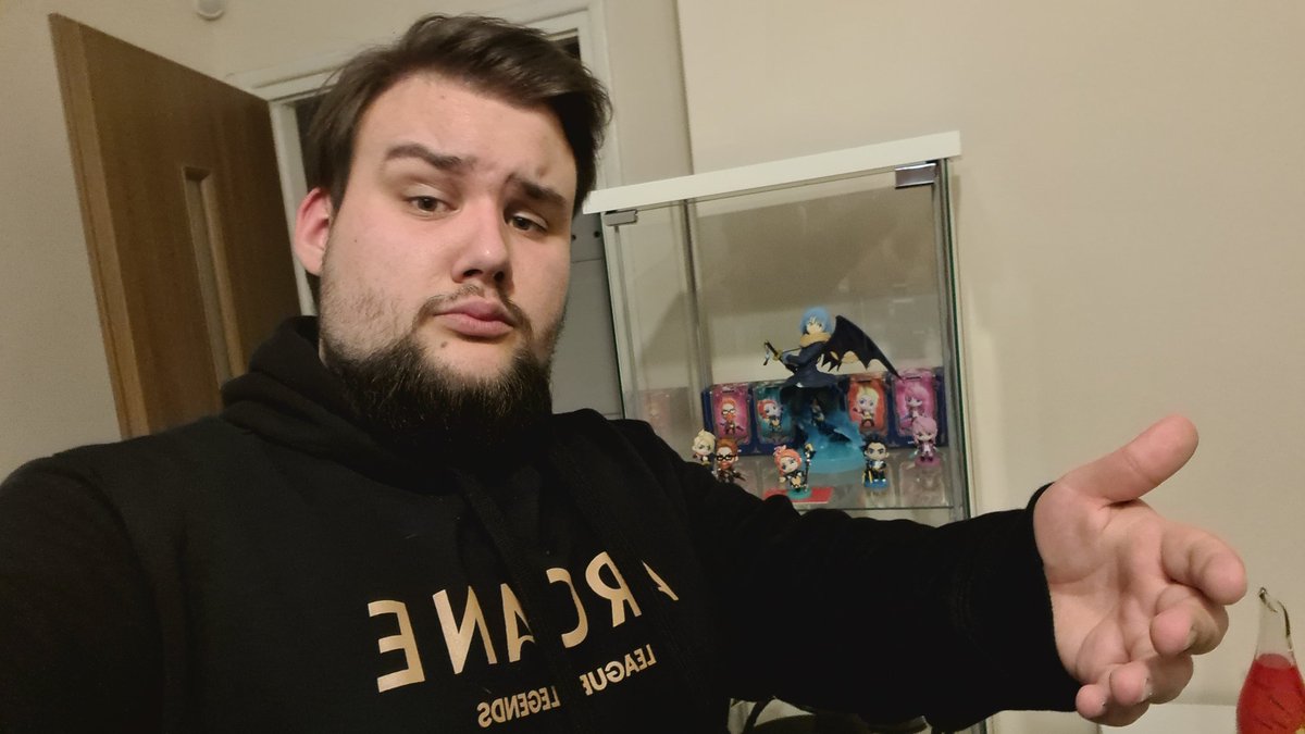 Dzisiaj o 18:00 na kanale YouTube <a href="/LoLPL/">League of Legends Polska</a> razem z Marvecc będziemy RAZEM Z WAMI omawiać 3 odcinki #Arcane

A widzicie te turbo koks unikalną bluzę z Arcane? Z OKAZJI TEGO LIVE MAM JEDNĄ DO ROZDANIA VisLaud 

👥Follow
🔄Retweet
👍Like

I na jednym z najbliższym streamów losujemy 😎