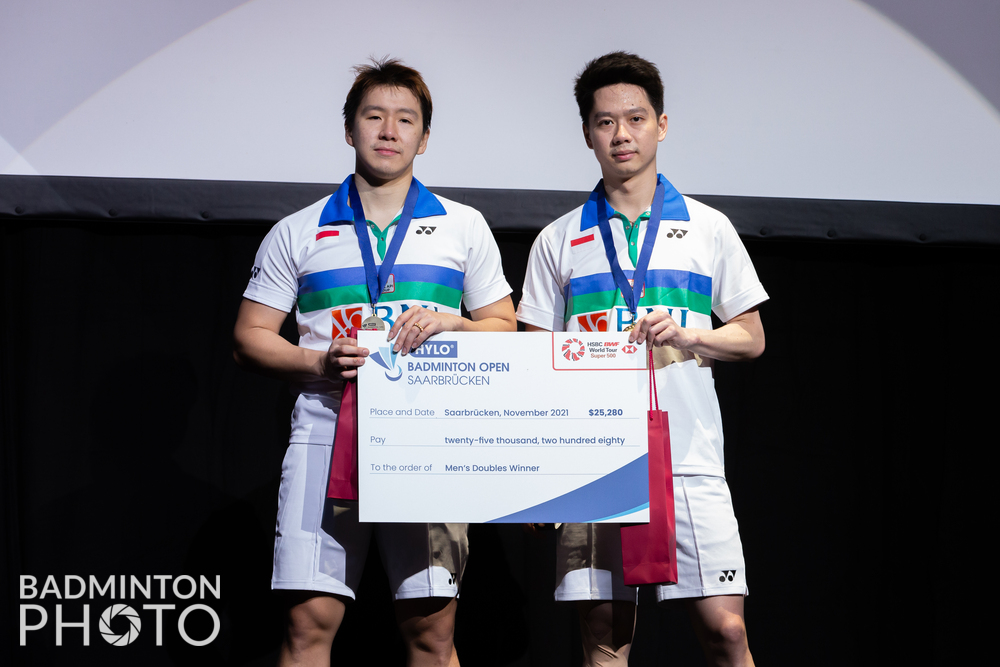 YonexAllEngland's tweet photo. Sukamuljo & Gideon Take HYLO Open Crown๐
Two time Yonex All England winners Kevin Sanjaya Sukamuljo and Marcus Fernaldi Gideon beat fellow countrymen Leo Rolly Carnando and Daniel Marthin 21-14 21-19 to take the German Open trophy๐ฅ
#experienceworldclass https://t.co/uxVMXqiIJA