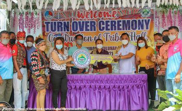 Politiko_VisMin's tweet image. Gov. Catamco leads turnover of P15-M worth of infra projects in Tulunan town
mindanao.politics.com.ph/gov-catamco-le…
#Tulunantown
#infraprojects
#Cotabato
# NancyCatamco
#MindanaoNews