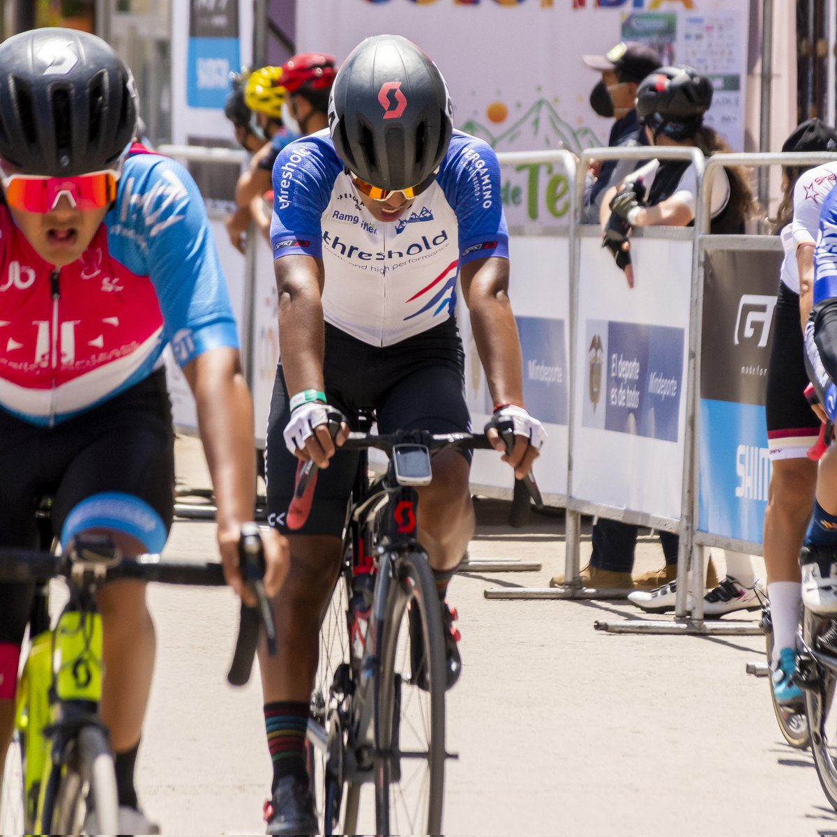 jciclistas's tweet photo. Unas imágenes de nuestro equipo en #VPorvenir2021 
Una gran experiencia.
@Ramguiflex @PergaminoCafe @Thresholdexpert 
Gracias a @ColCiclismo 📸 https://t.co/yVcp4eYJV8