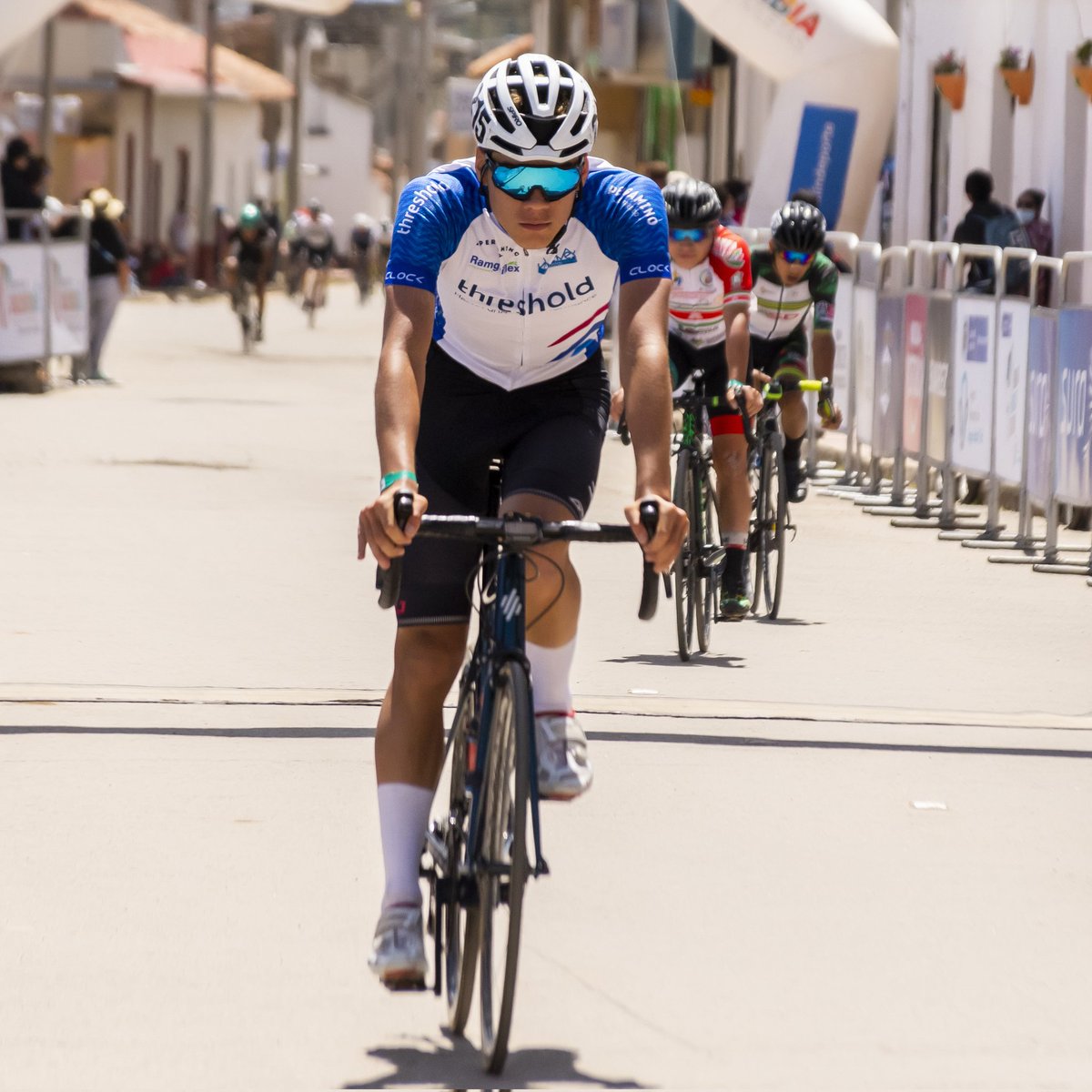 jciclistas's tweet photo. Unas imágenes de nuestro equipo en #VPorvenir2021 
Una gran experiencia.
@Ramguiflex @PergaminoCafe @Thresholdexpert 
Gracias a @ColCiclismo 📸 https://t.co/yVcp4eYJV8
