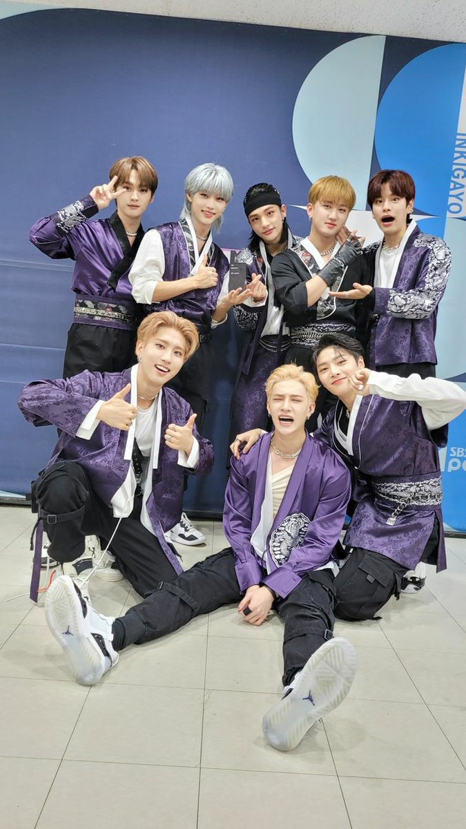 D-5
I vote #straykids for Worldwide Fans' Choice Top 10 #MAMAVOTE