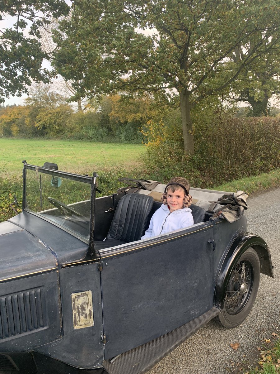 Ogbert1's tweet photo. Ogbert Austin made the most of the autumn sunshine today as he gave rides to his four friends- Noah, Charlie, Isaac and Elsie, and their grandad. Ogbert was clearly very happy- parp!!! @SevensAustin @theA7CA @sarahcrabtreee @Jessiew0908 @natalie_f1992 @dan_2PARA @samueldwilliams https://t.co/iyFL3XE8d1