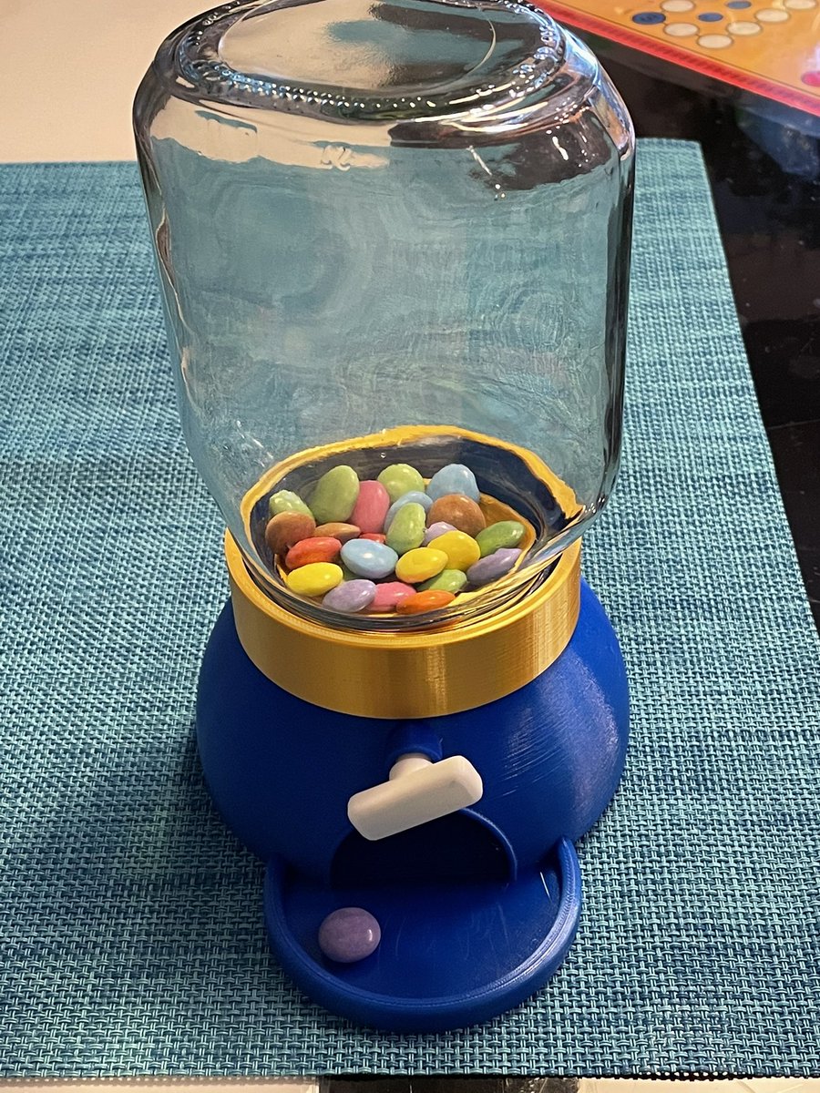 DerLachwitz's tweet photo. Wir brauchen mehr Smarties! #helloryker #prusa https://t.co/zurb5uTU1W