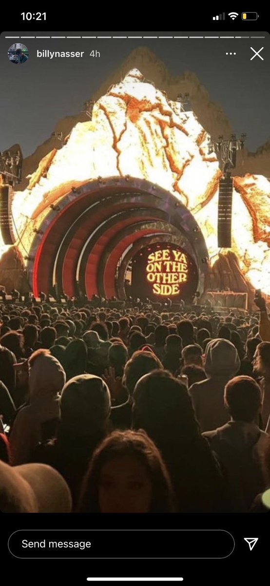 EBN2BC's tweet photo. Literally opened the gates to hell
#canceltravisscott #ASTROWORLDFest #ASTROFEST #Houston https://t.co/VFS4QYCdWr