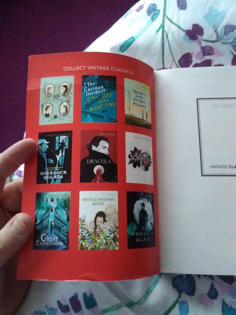 RabbitsLoveHay's tweet photo. @AmazonUK @AmazonHelp when I order books I don't expect them to arrive bent and torn. https://t.co/JK4G0ljkGr