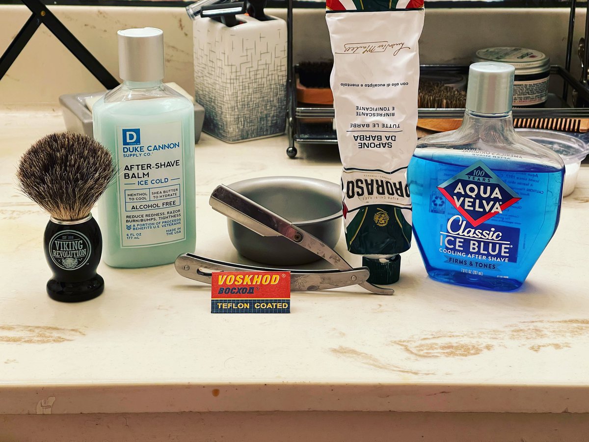 thedaveshaves's tweet photo. Sunday Morning Shavette Shave: Will I die?? @wetshavers #wetshavers #wetshave #wetshaving #wetshaveloyalists #wetshaveoftheday #traditionalshaving #thedaveshaves #stayhappy #stayhealthy #keepshaving #shavette  #voskhod #prorasogreen #dukecannonsupplyco #aquavelvaaftershave https://t.co/TH0Am2EFmK