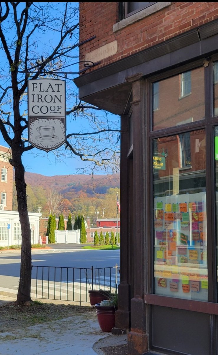 FlatIronCoop's tweet photo. We had our sign hung today! Hoping to open soon
#flatironcoop #welovebellowsfalls #coopsforcommunity #smalltownstrong #gocoop #bellowsfallsvt #BuildBackForImpact #itsasign https://t.co/Am6GmcYuv1