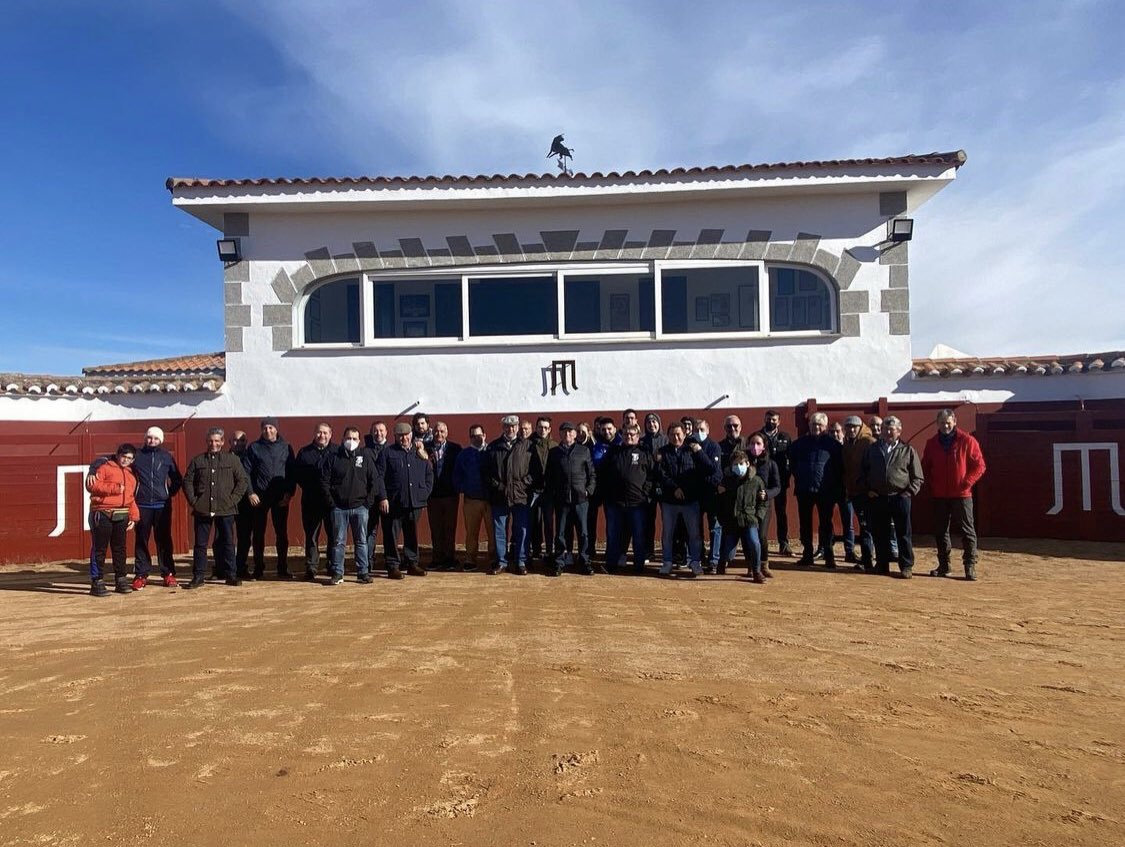 ACTaurinalaseca's tweet photo. Volvimos a disfrutar del Toro Bravo en la Dehesa de la Ganadería de José Enrique Fraile de Valdefresno https://t.co/zhLQU5Zelk