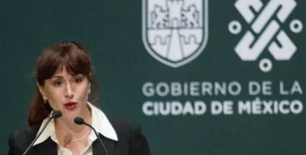 La boda de Santiago Nieto, Titular de la UIF, fue en GUATEMALA!!
La Secretaria de Turismo de la CDMX -invitada al evento-
llevaba 35 mil dólares en su bolsa, por si se le ofrecía algo.
No los declaró… y que la pescan!!
Echó a perder… el abollón.