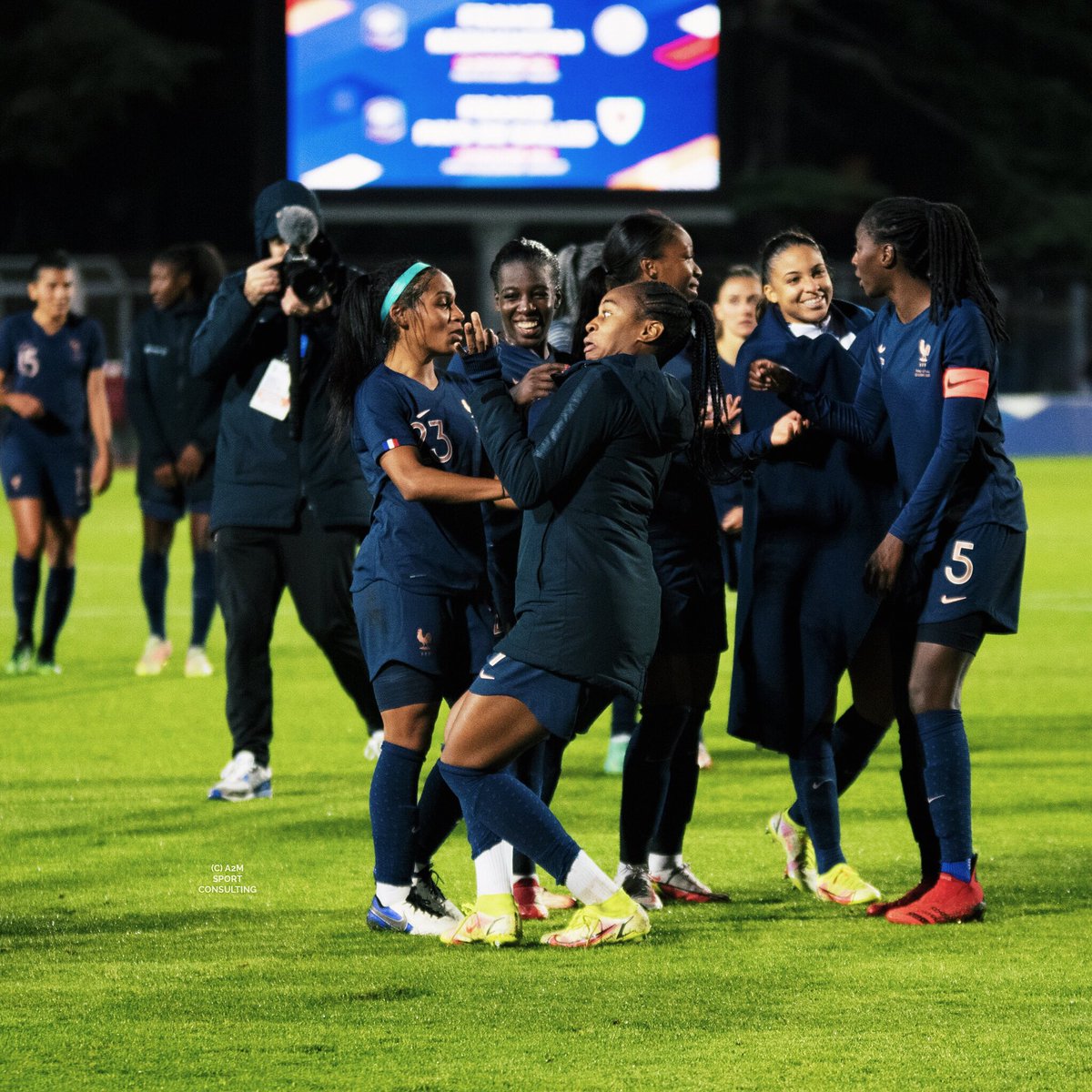 A2MSportConsult's tweet photo. 📸 Match qualificatif à la @FIFAWWC 2023 : rencontre entre 🇫🇷 France v 🇪🇪 Estonie au Stade Dominique Duvauchelle
⚡️ #FRAEST
⚡️ #FiersdetreBleues
⚡️ #Throwback https://t.co/NVeMtLaRgG
