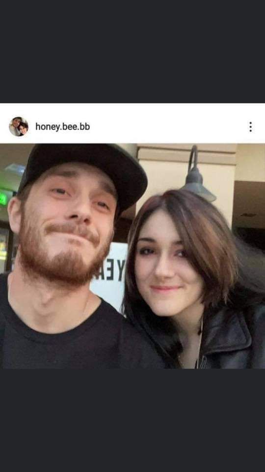 mikanapi's tweet photo. This is my 25 year old brother, Collyn, and my 15 year old sister, Jessica. They are both missing. She is originally from Kentucky and we believe he has taken her from there and they might be heading towards Las Vegas or Reno or maybe Colorado. He drives a silver 2001 Saturn L200 https://t.co/oKTkkHwo3H
