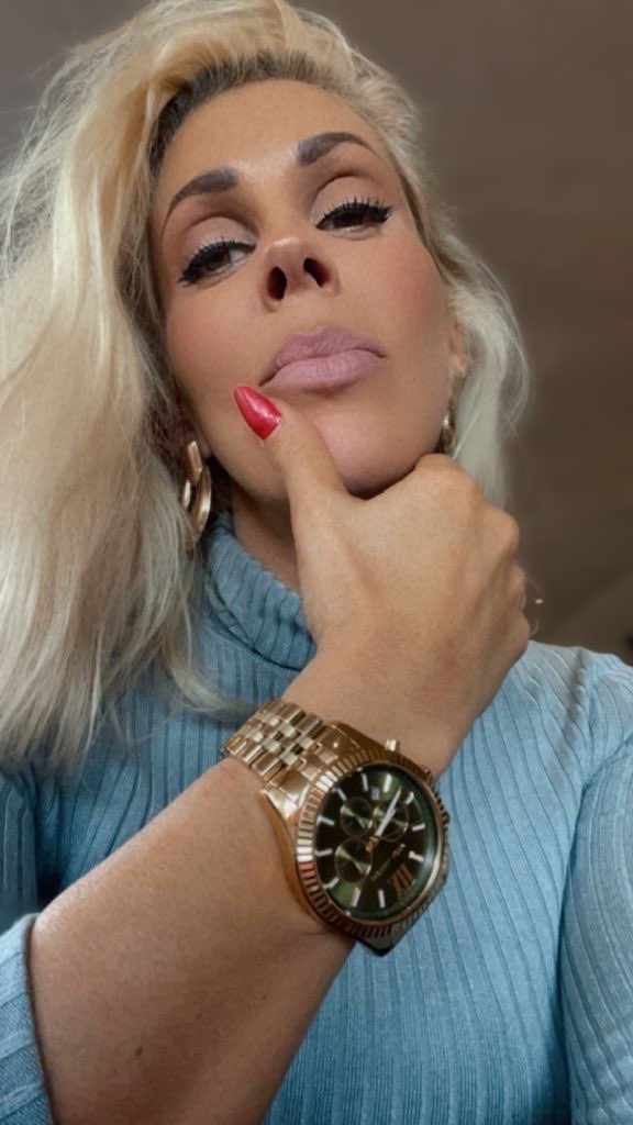 Ihr hattet Zahltag und davon will ich jetzt kräftig was spüren!

Euer Geld sieht so viel besser aus auf meinem Konto. Ich will Sendungen und zwar noch heute!

Ab mit euch in meine DM's und fragt höflich nach meinen Zahloptionen ihr Luschen! 😌💅🏻💳

#findom #geldherrin #zahlsklave