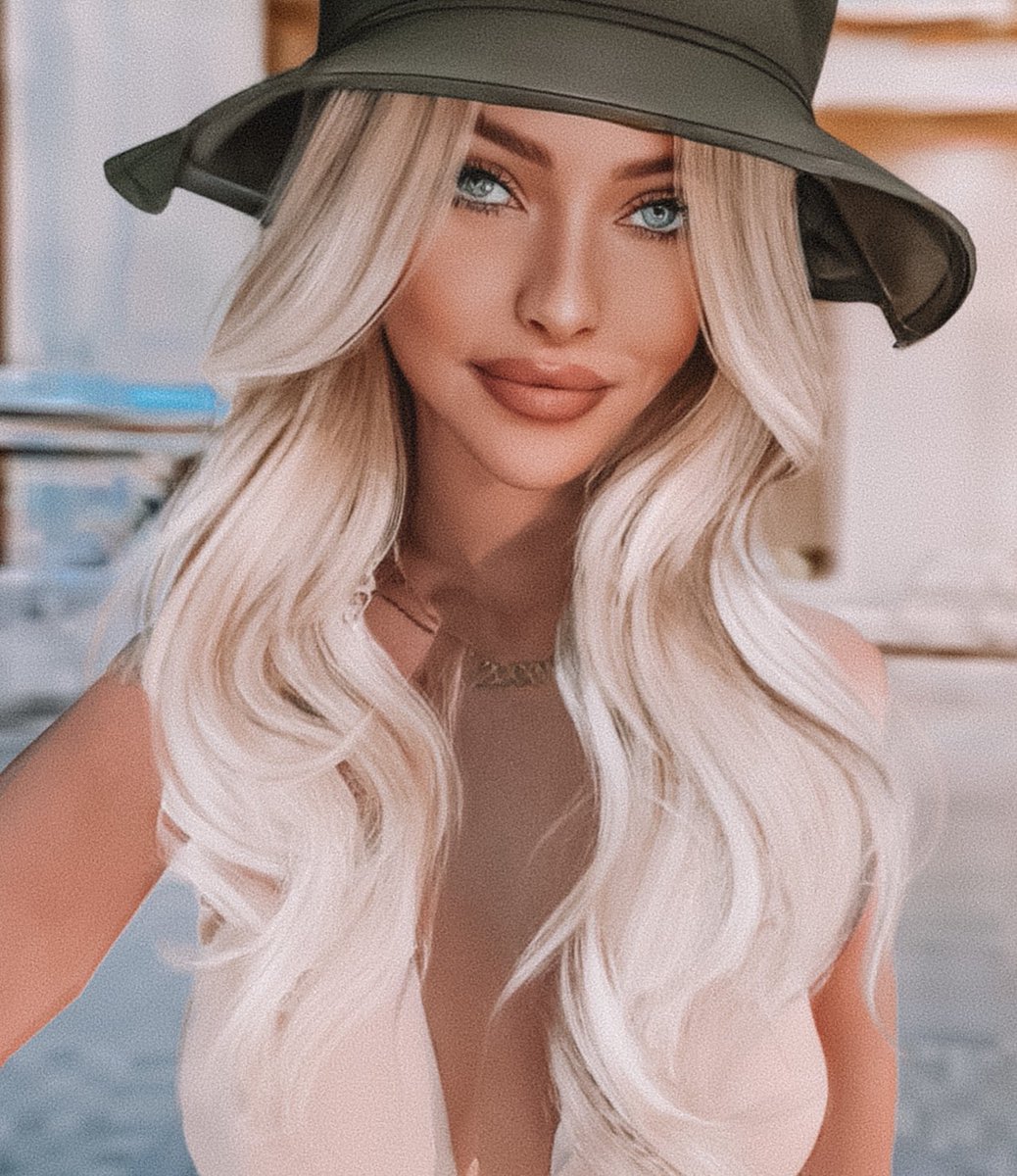 lexii_foxx's tweet photo. Out and about shopping before my lip appointment. So I’m like, 98% hottie right now 😘 https://t.co/V7diytfRIC