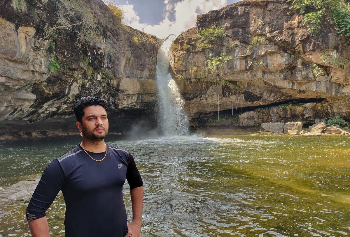 ludduvlogs's tweet photo. If you want to see awesome waterfall and want to ride off-road, no road and on gopro? Must visit this place called RUICHONDA WATERFALL

#ludduofficial #luffians #motovlogger #pune #doubletap #keepsupporting #where #vlog #motobike #motor #goproindia #ruichondawaterfall #ruichondha https://t.co/JmJSK5Y707