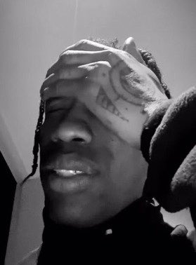maurice_ldn's tweet photo. Me pretending to have a headache so  I don’t have to go into school https://t.co/BPma05FFFC