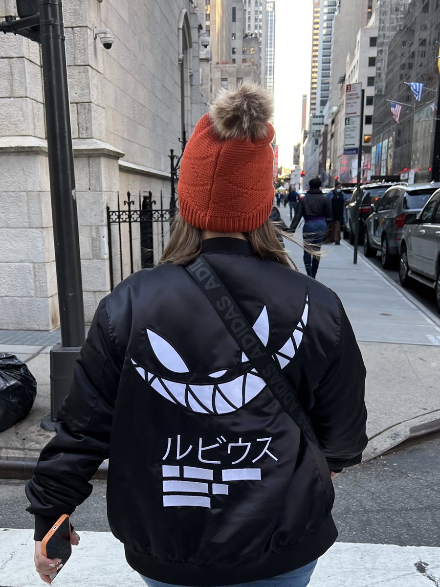 MinnowSnow's tweet photo. fui a nueva york a promocionar a rubius https://t.co/cc33DlNjKW