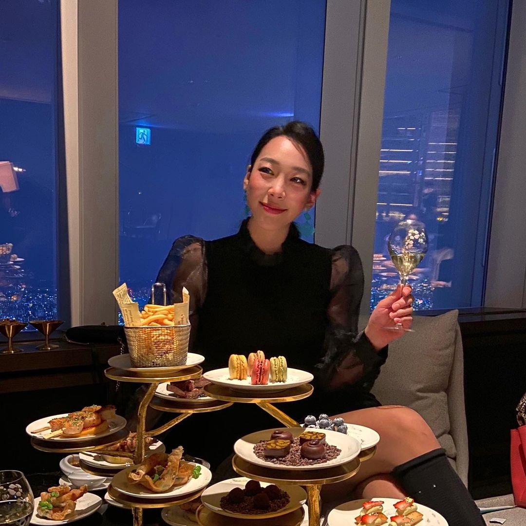 JennyAgle's tweet photo. #Dinner 🍾🍰🥧 https://t.co/5DrGF7HRrB