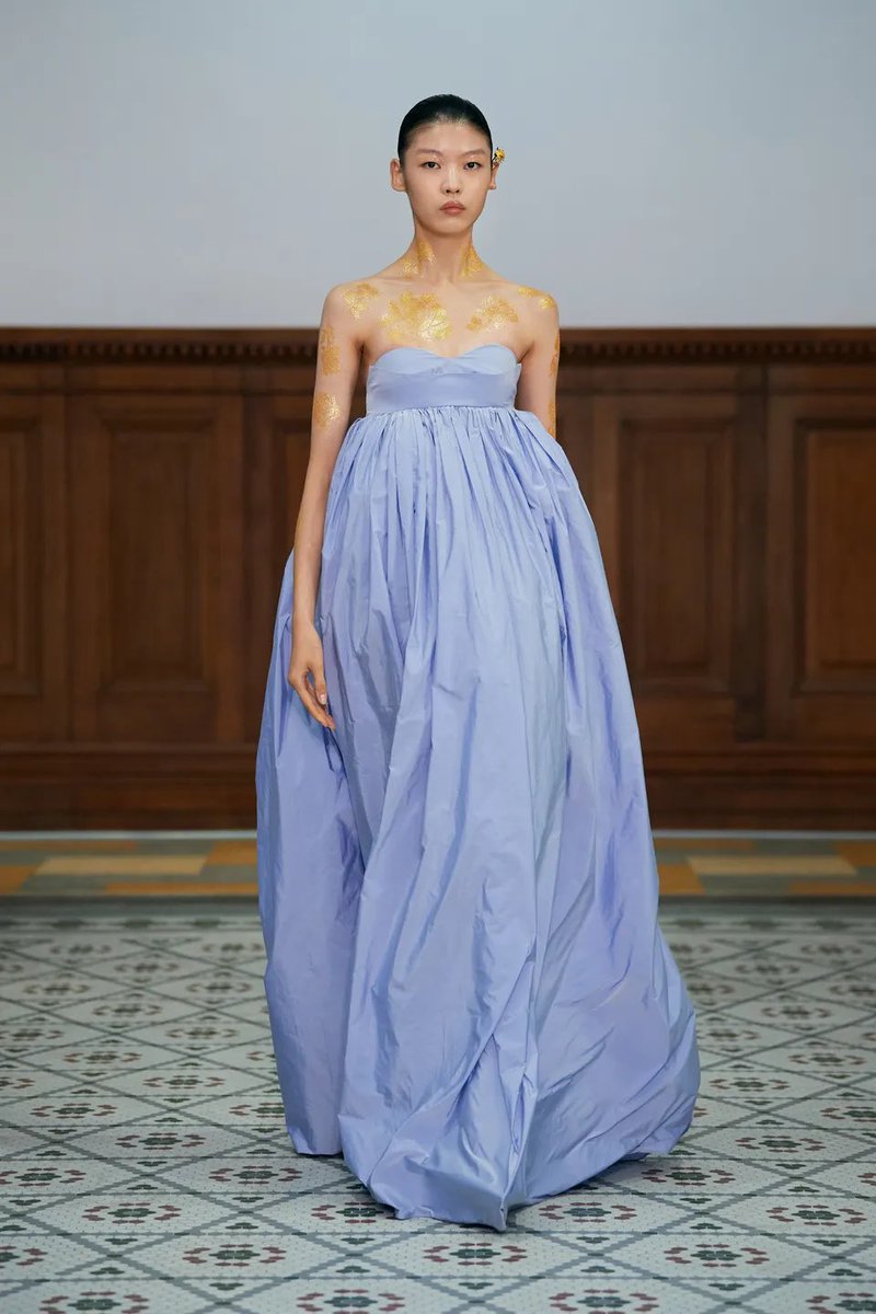 brunettesvdw's tweet photo. Details, ming ma s/s 2022. #mingma #hftwt #fashionweek #models https://t.co/GO8WEo1VUW