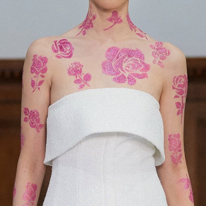 brunettesvdw's tweet photo. Details, ming ma s/s 2022. #mingma #hftwt #fashionweek #models https://t.co/GO8WEo1VUW