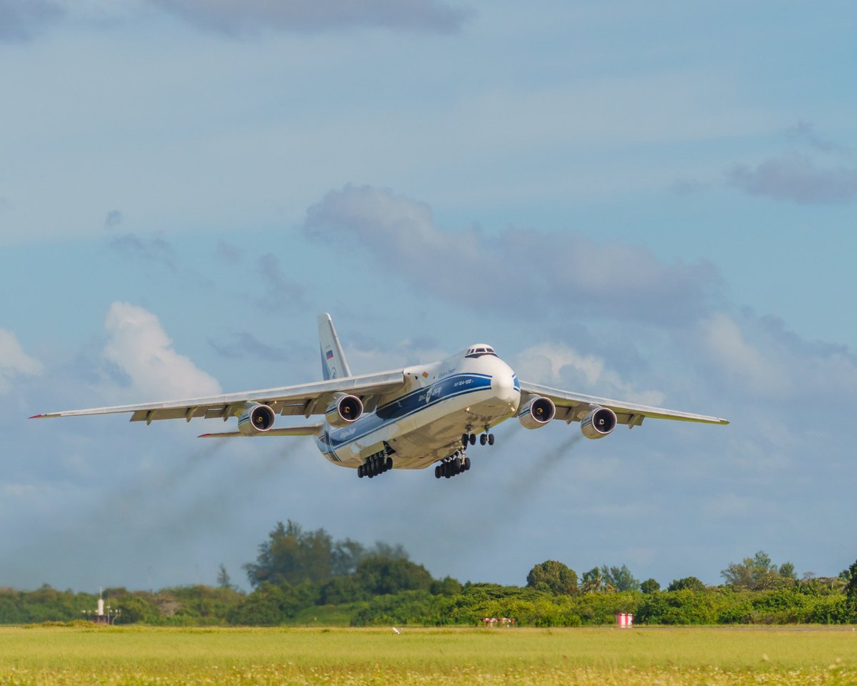 Ganairportco's tweet photo. Beautiful capture of Antonov An-124 taking off from GAN.             @volgadneprgroup @aviamaldives         📸 @hammettz  #GanAirport https://t.co/42L6YgAXIW