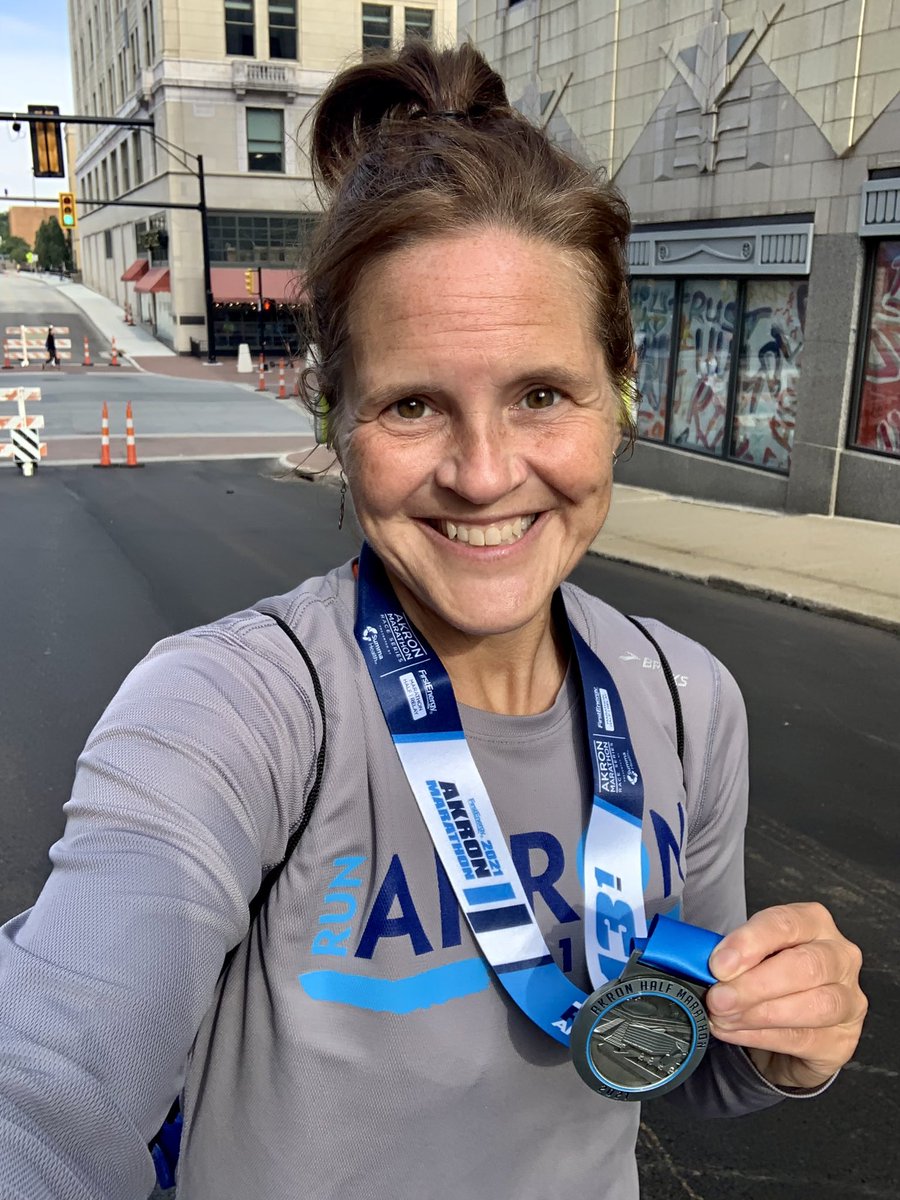 KMart0720's tweet photo. Whew…4 half marathons in the last 3 months. Tap in to that inner strength, grind through the hard times,  and believe in yourself and the sky is the limit. Goals are not achieved by just sitting around and dreaming about them…action is a necessity! 🏃‍♀️🙌🏼😁 https://t.co/BgxFn9mqWh