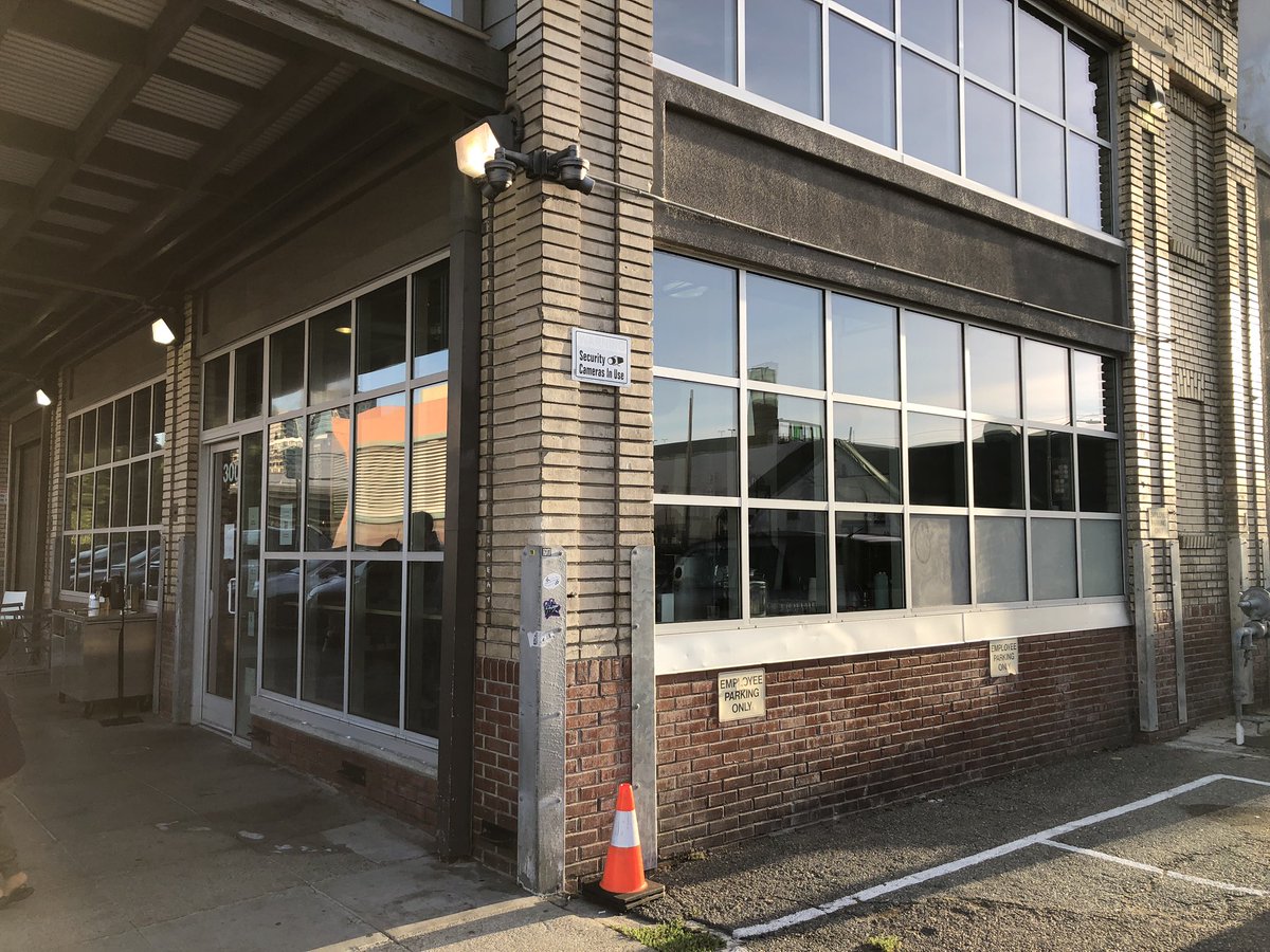 JCsupernova's tweet photo. Last call today for #bluebottlecoffee #coffee #Oakland closes today at 6pm #permanent #closure #closing for good https://t.co/k6RZ06oj8Z