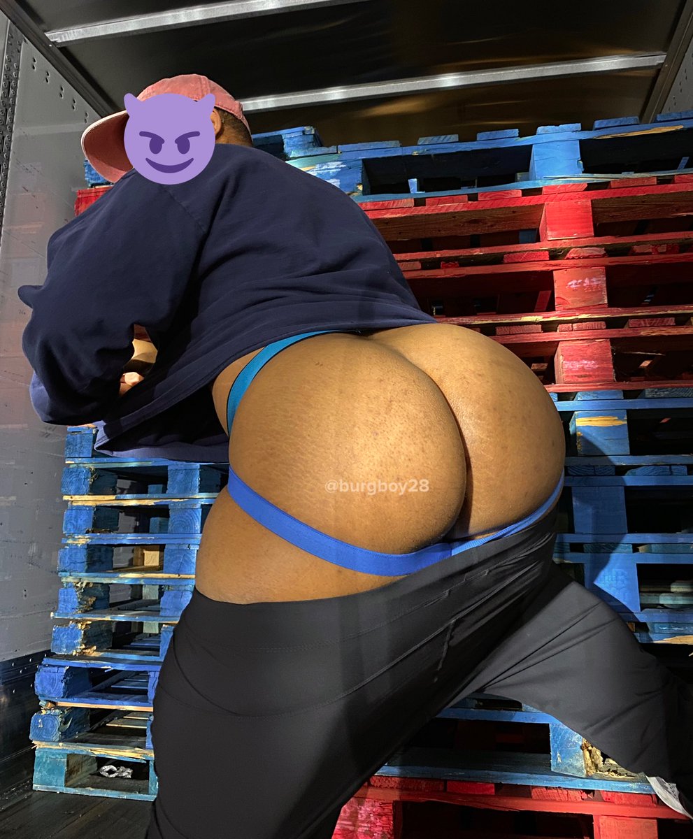burgboy28's tweet photo. Another day, another truck https://t.co/W2gI1MtNqw