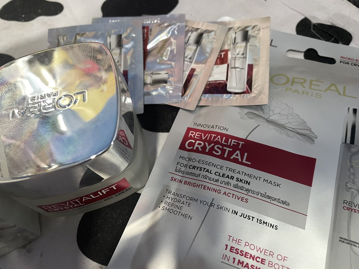 Smileee0611's tweet photo. ส่งต่อมอยเจอร์ไรเซอร์ของLoreal เหมาะกับคนผิวมันเป็นสิวช่องคุณอิงค์แนะนำมาค่า

450฿ส่งฟรีแถมมาร์คหน้า1แผ่นทดลองเอสเซน4ซอง  ใช้ไปแค่1ครั้ง(พอดีซื้อมอยเจอร์ไรเซอร์มาซ้ำ) 

#ส่งต่อสกินแคร์มือสอง #ส่งต่อสกินแคร์มือ2 #ส่งต่อสกินเเคร์ #มอยเจอร์ไรเซอร์ #ใช้ดีบอกต่อ #LOREAL #ส่งต่อคสอ https://t.co/gjlF626nf6