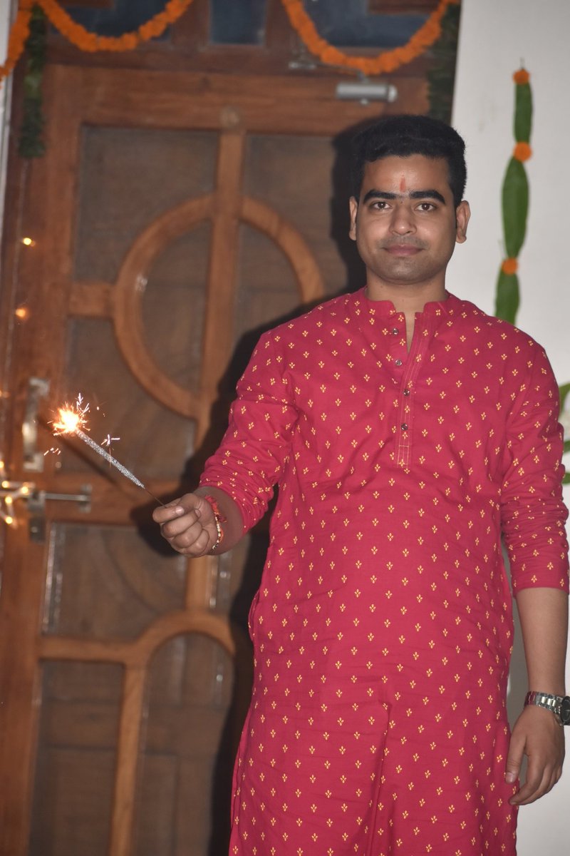 rajat_au's tweet photo. Memories_Of_Diwali...❤️
#Lots_Of_Fun...🕺
#Festival_Of_Light...⭐
.
.
.
.
.
04/11/2021 https://t.co/h9spM5Jxb1