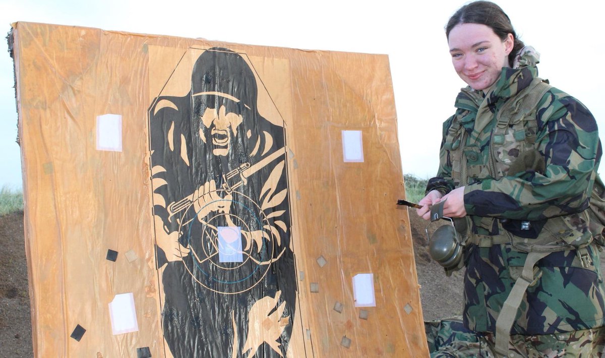 A great day on the ranges with B Company, seeing our young cadets and our dedicated CFAV doing what they do best. “ Cadets loving being cadets and gaining confidence as they train” @irish_guards @RFCANI @DepComdt_1NI @cf_hmindsni @152RegimentRLC @irishbrigadeww