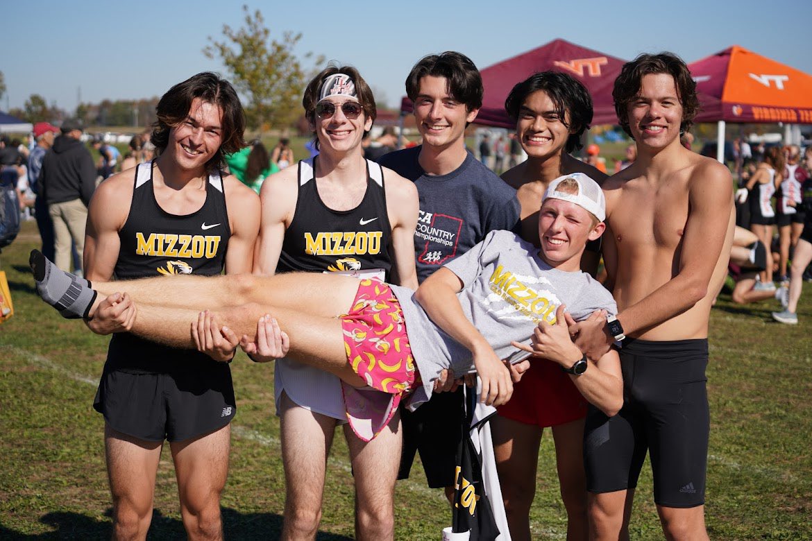 Bradley Davis tweet media