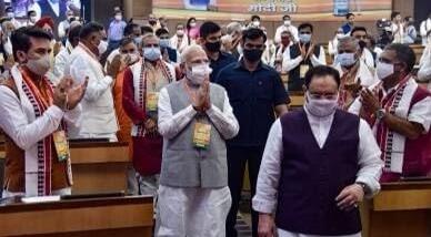 RajuBistaBJP's tweet photo. The NEC members congratulated Modi ji for his stellar leadership which enabled our country to cross the 1 billion vaccination mark. This was made possible thanks to the concentrated efforts by our government towards augmenting health infrastructure across our nation. https://t.co/4FO1T7EDIU