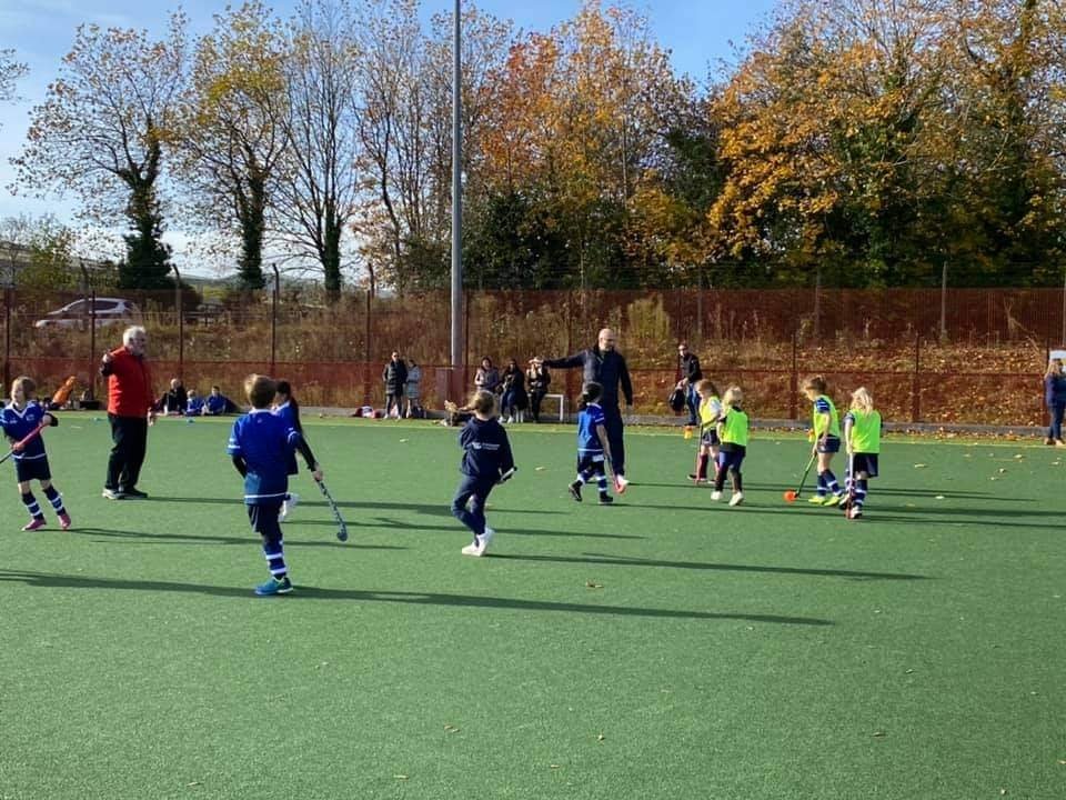SWYHA1's tweet photo. U8s &amp; U10s friendly matches at Cwmbran and Brecon this morning.  Thank you coaches and parents for making this happen. @Whitchurch_HC @PenarthLadiesHC @RhonddaLadies @breconhc @CowbridgeHockey @AHCOFFICIAL @GwentHockeyClub @riscahockeyclub @SwanseaHC @CwmtaweLadiesHC @C_MetHCJnrs https://t.co/Zgdu0QoXkM