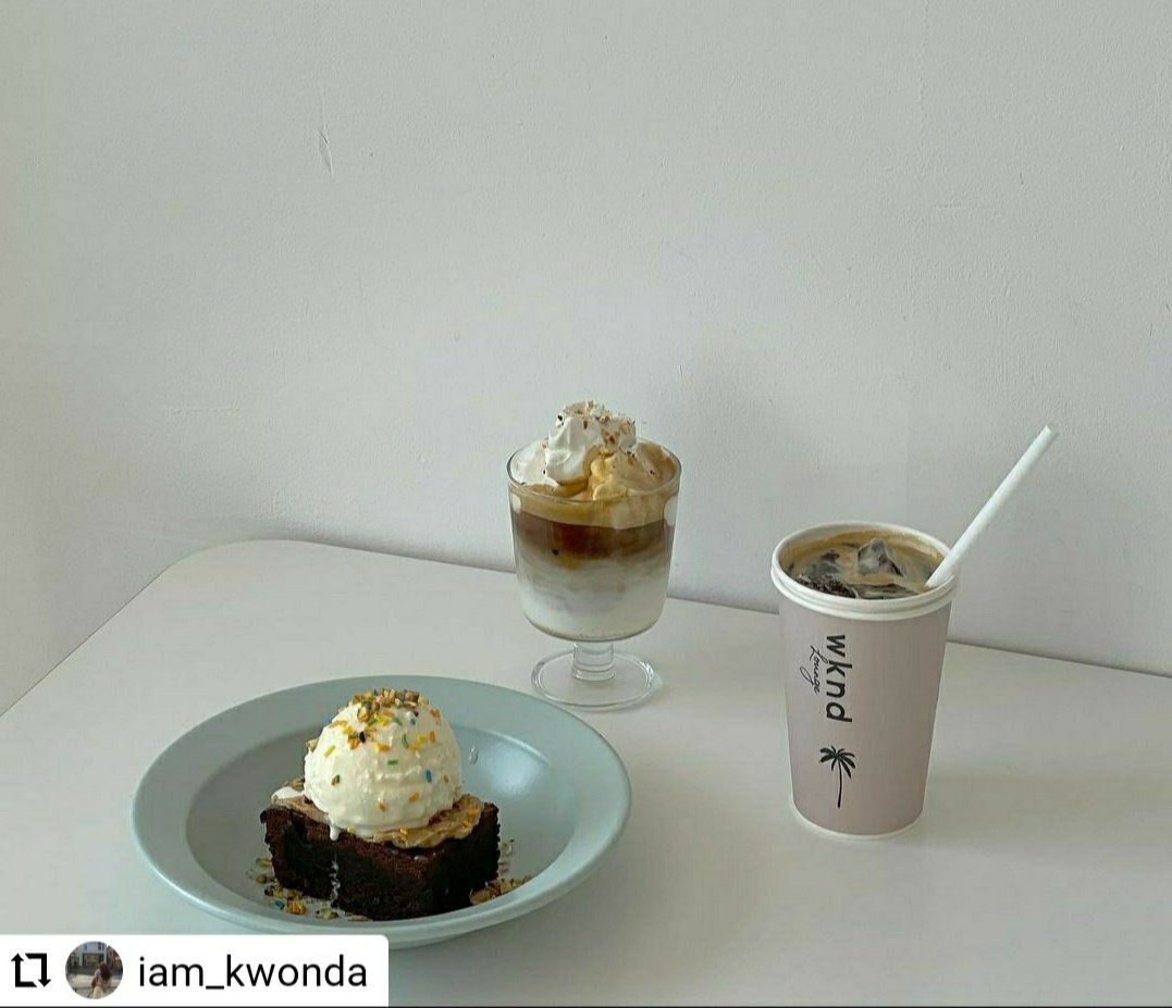 Little_in_Seoul's tweet photo. Wknd Lounge คาเฟ่สไตล์มินิมอลที่อินชอน มุมถ่ายรูปสุดฮิตคือหน้าต่างชั้น 2 ที่เห็นตึกเห็นเมืองสวยมา���ๆ ใครมีแพลนเที่ยวอินชอน แวะเลย 🚩 Songhak-ro 63 #รีวิวเกาหลี https://t.co/BLIgXna0OS