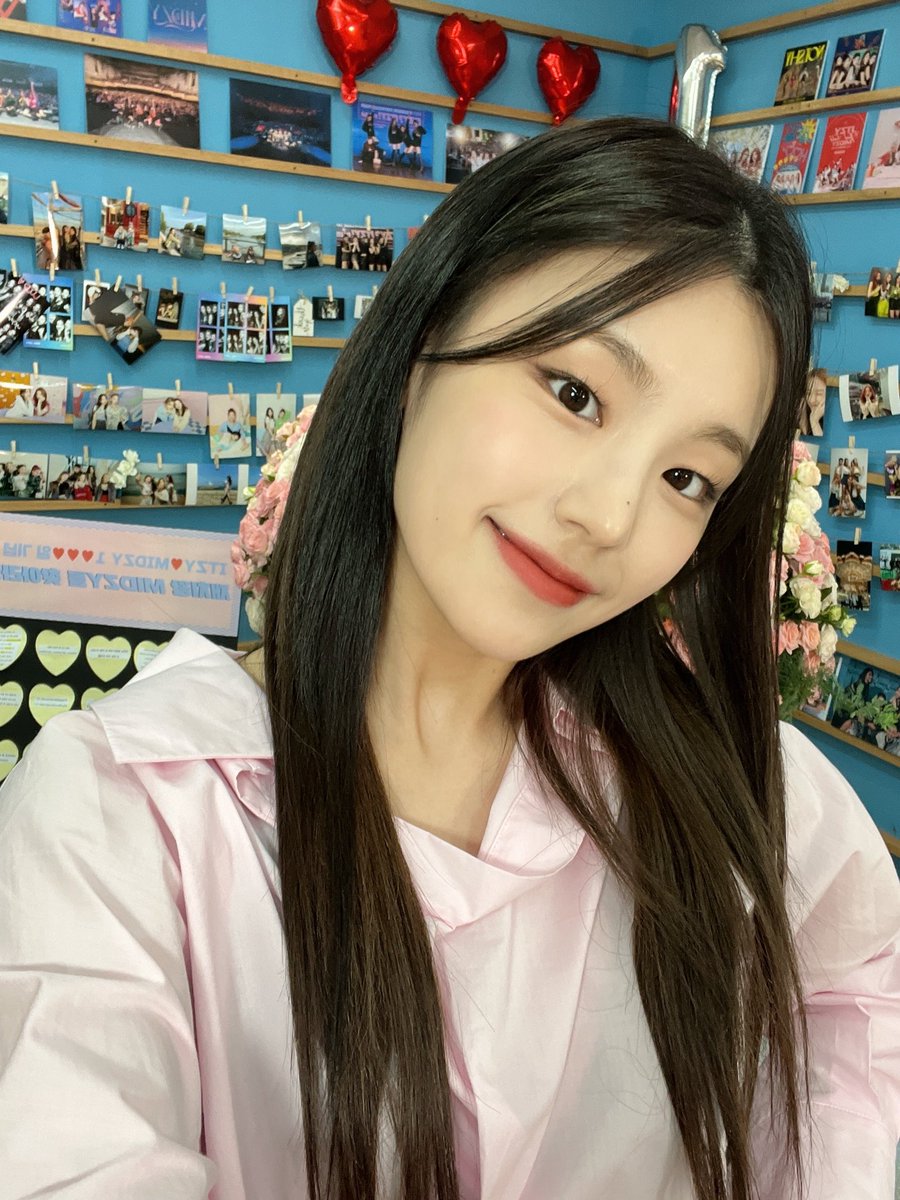 yjszone's tweet photo. [211108] 13:39AM KST

sweet dreams for the 1001 days too y/n🖤 https://t.co/GLkZtwotAV